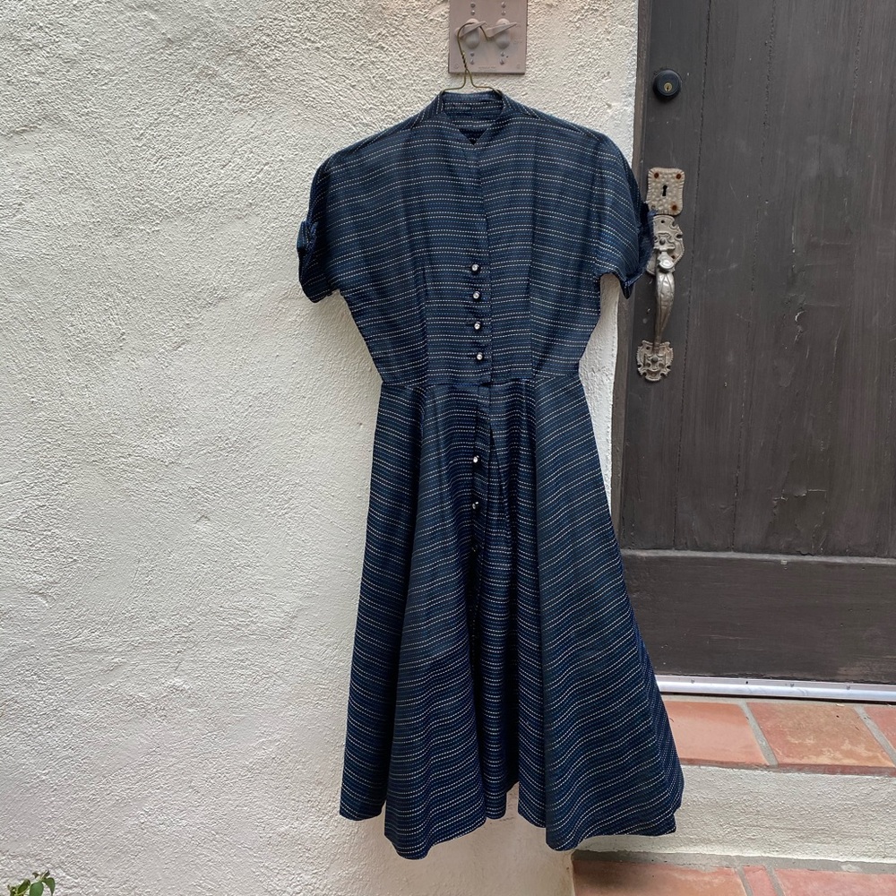 Vintage retro dress. Approximate size 4